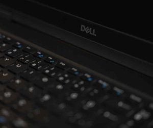 لپ تاپ دل Dell Latitude 5590 پردازنده i7 رم 8 گیگابایت 512 SSD حافظه 2 گیگابایت گرافیک 15 اینچ صفحه نمایش