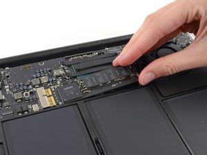 راهکاری برای بهبود عملکرد مک بوک قدیمی: نصب SSD